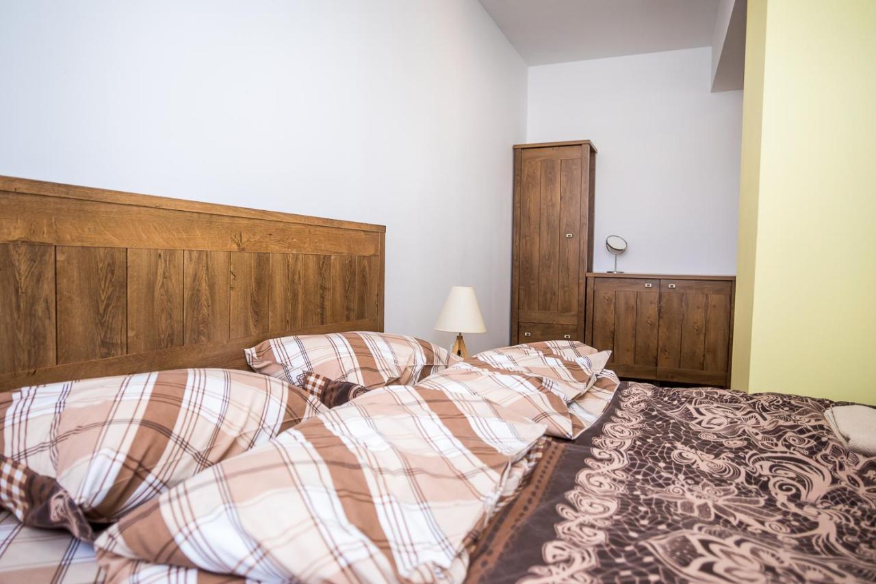 Old City Square Apartment Ловеч Экстерьер фото