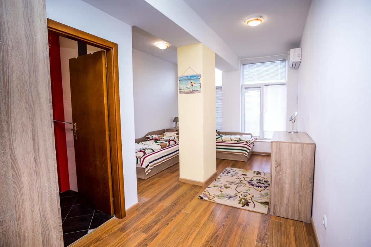 Old City Square Apartment Ловеч Экстерьер фото