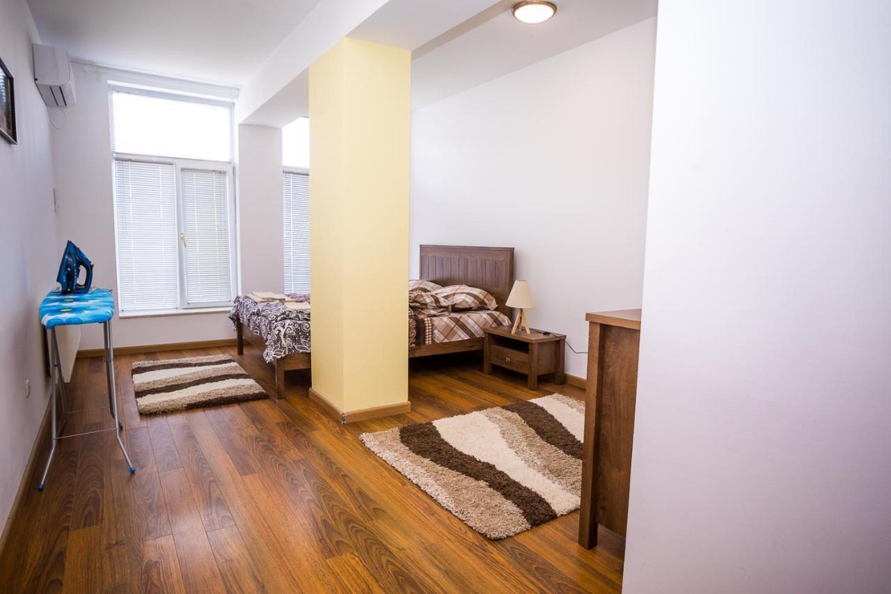 Old City Square Apartment Ловеч Экстерьер фото