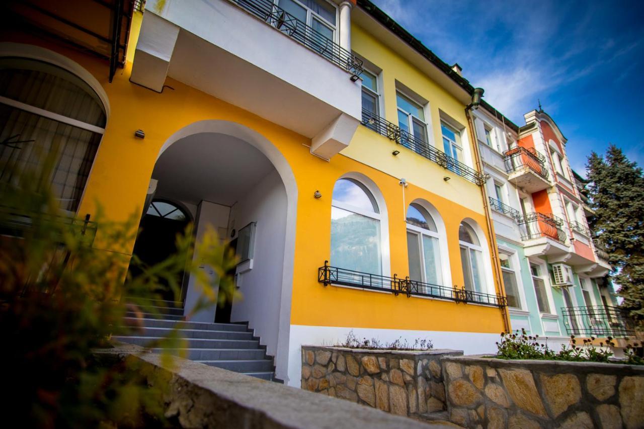 Old City Square Apartment Ловеч Экстерьер фото
