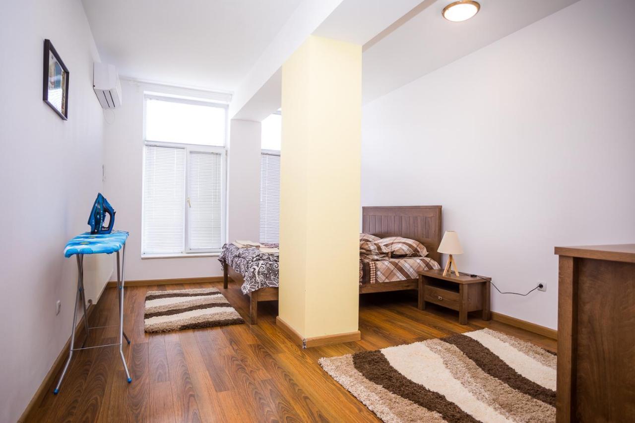 Old City Square Apartment Ловеч Экстерьер фото